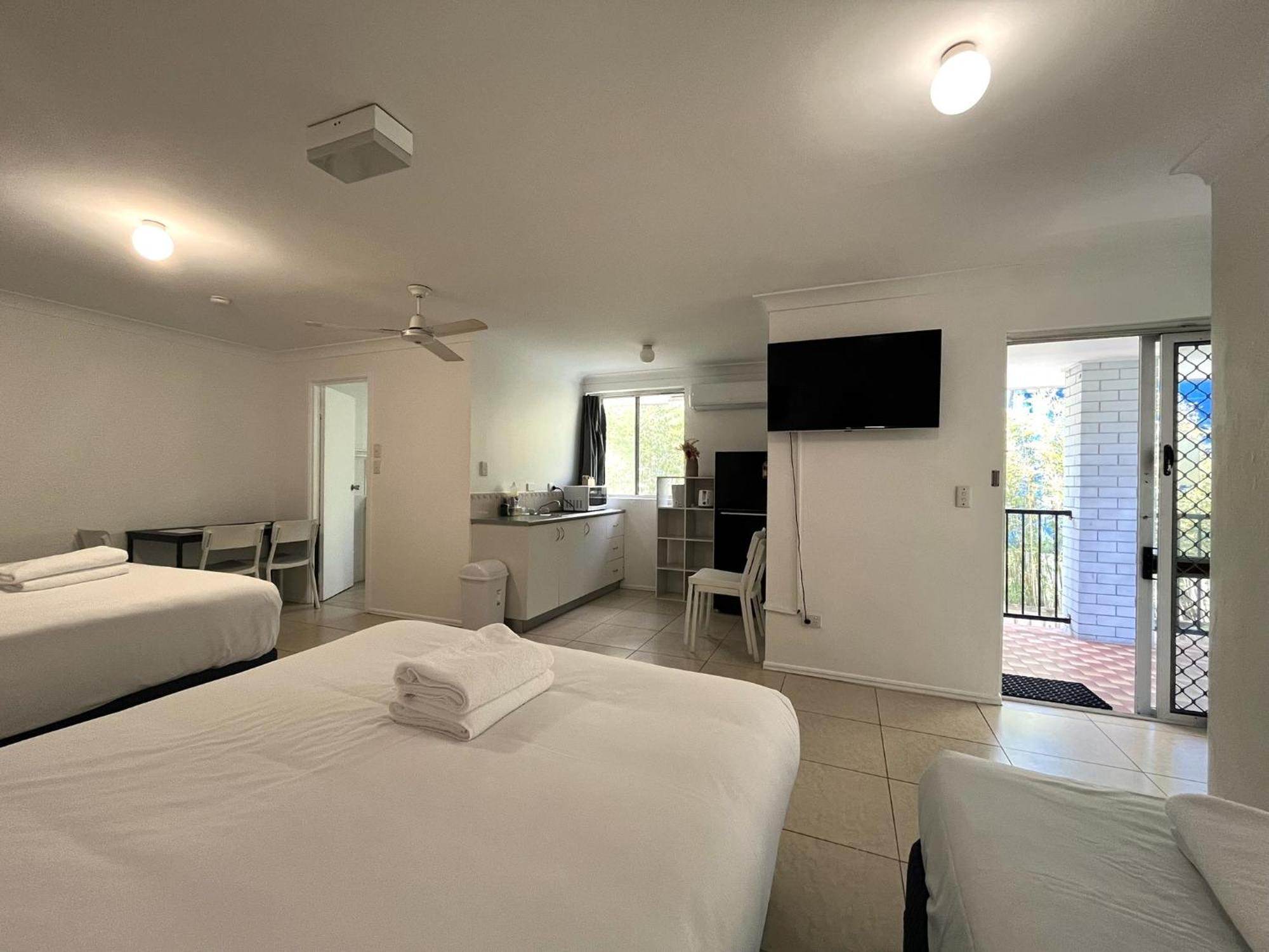 Browns Broadbeach Gold Coast Exterior photo